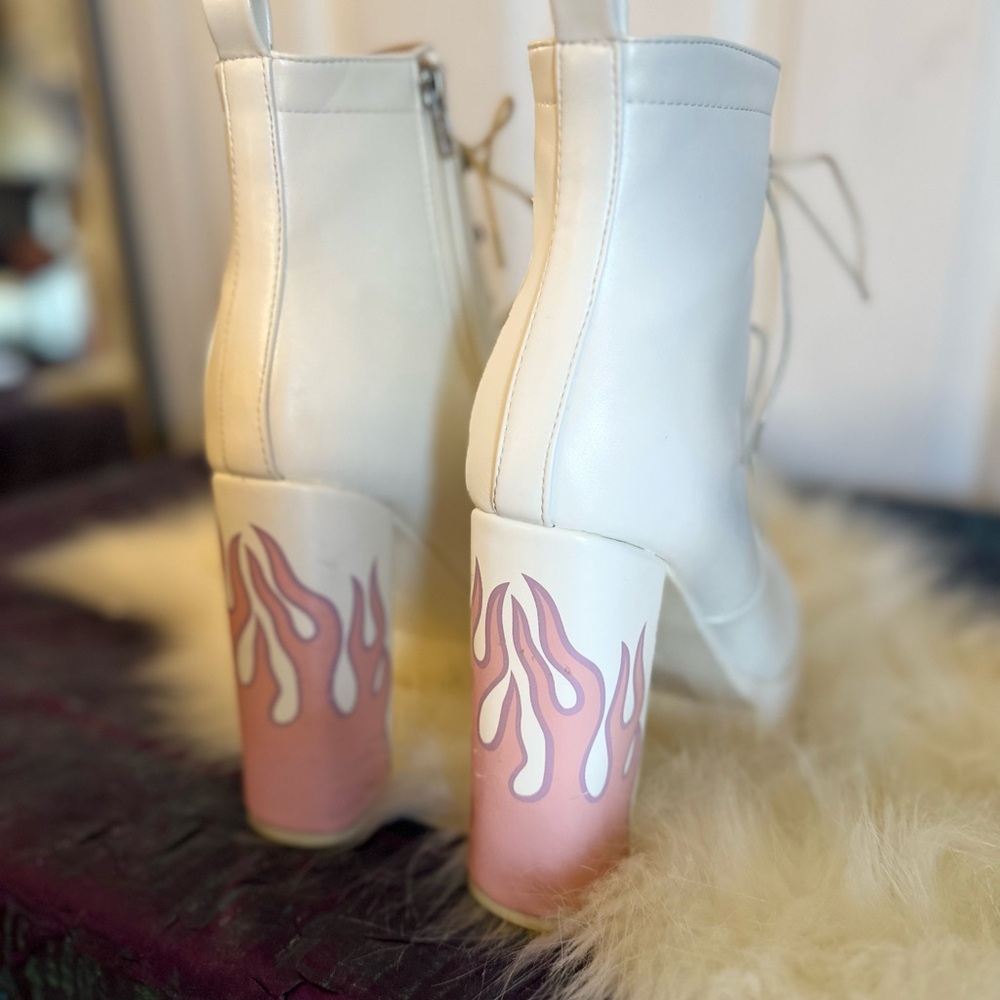 Lamoda White Platform Lace-up Booties W/ Pink Flame Gently Used Women’s Sz 8.5 - Picture 11 of 15